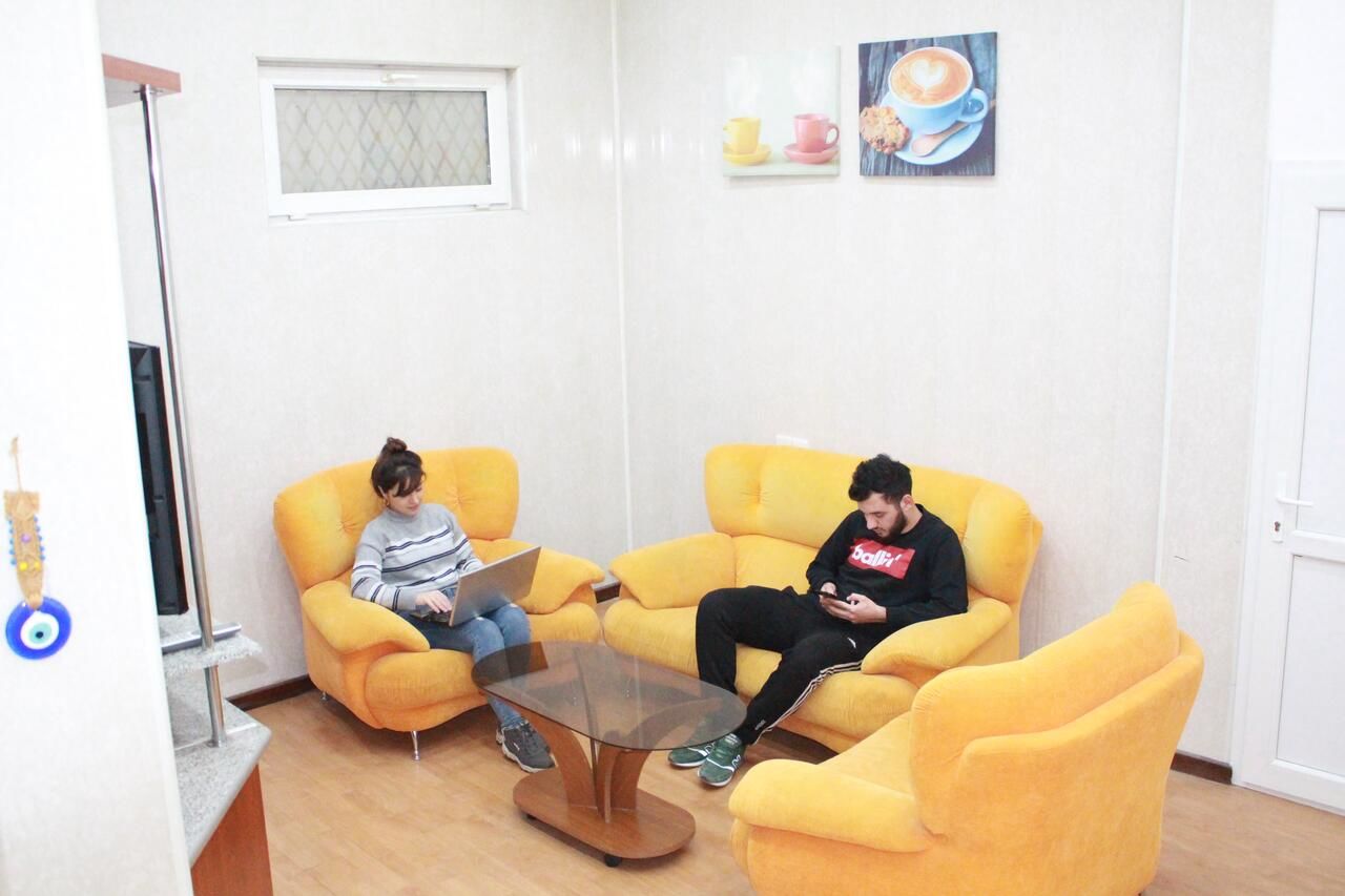 Отели типа «постель и завтрак» Nizami Center Hostel Баку-25