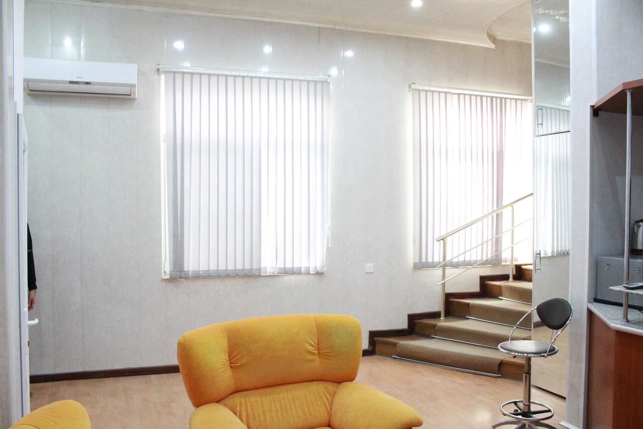 Отели типа «постель и завтрак» Nizami Center Hostel Баку-26