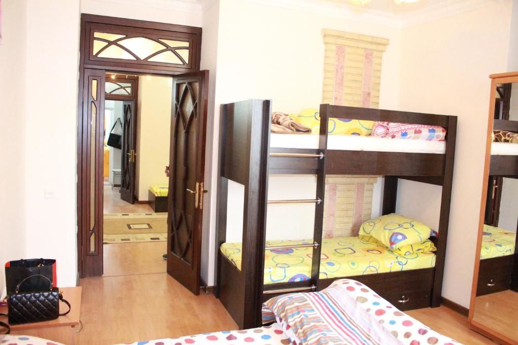 Отели типа «постель и завтрак» Nizami Center Hostel Баку-32