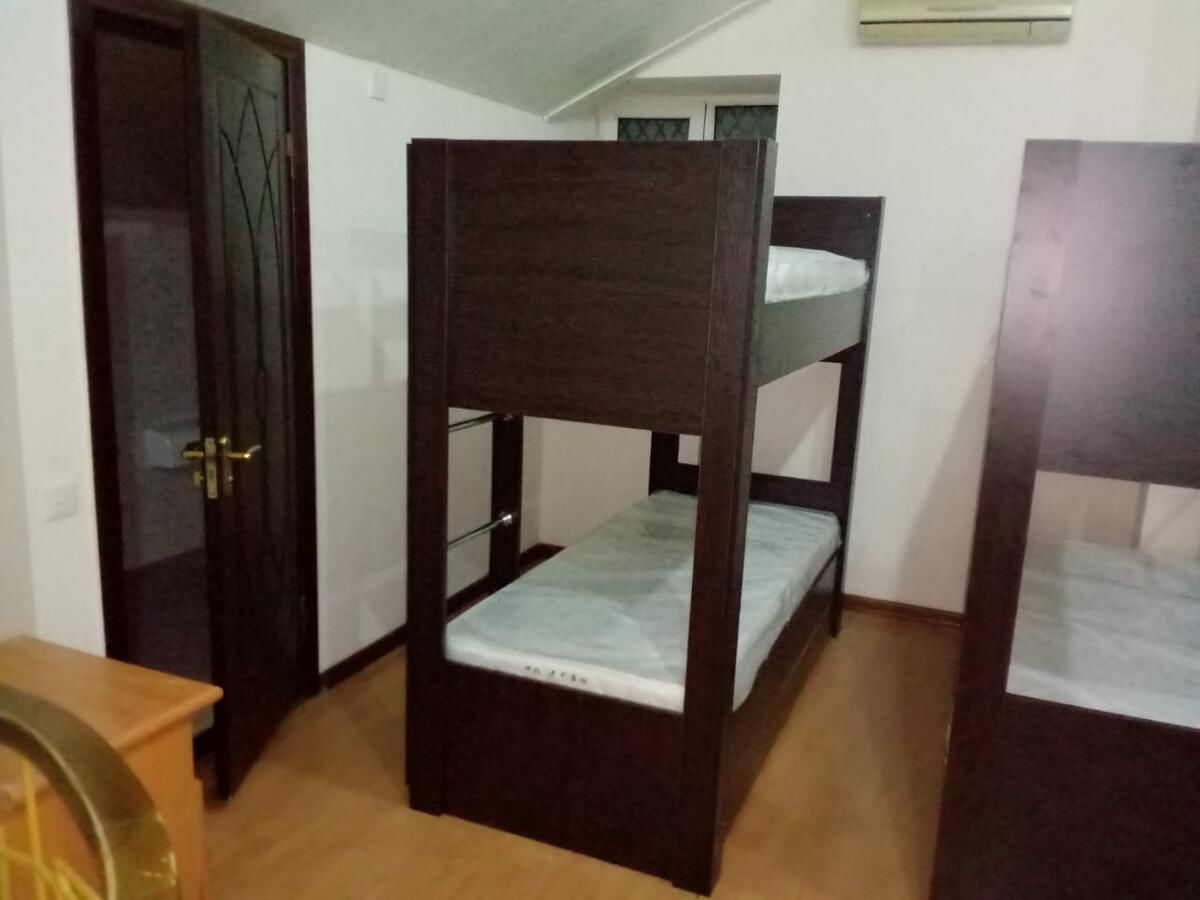 Отели типа «постель и завтрак» Nizami Center Hostel Баку-8