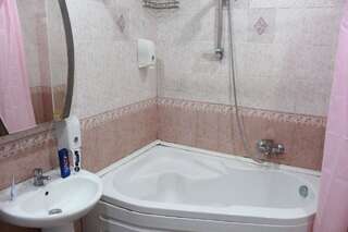 Отели типа «постель и завтрак» Nizami Center Hostel Баку-1