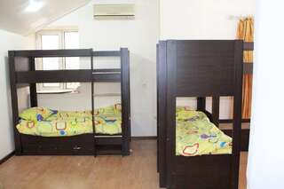 Отели типа «постель и завтрак» Nizami Center Hostel Баку-3