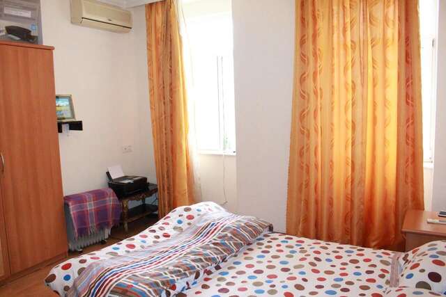 Отели типа «постель и завтрак» Nizami Center Hostel Баку-20