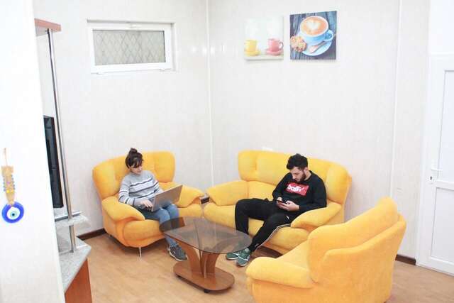 Отели типа «постель и завтрак» Nizami Center Hostel Баку-24