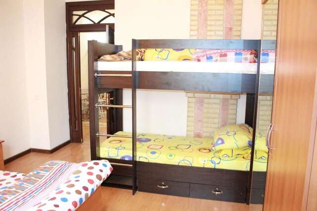 Отели типа «постель и завтрак» Nizami Center Hostel Баку-30